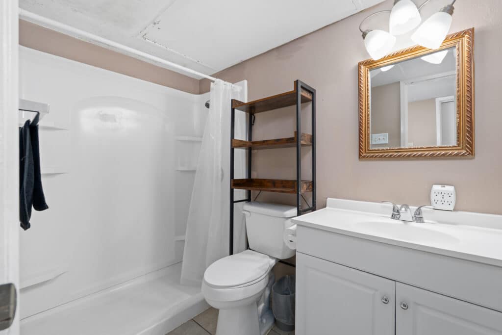 Plano Furnished Rooms: TV+Mini Fridge