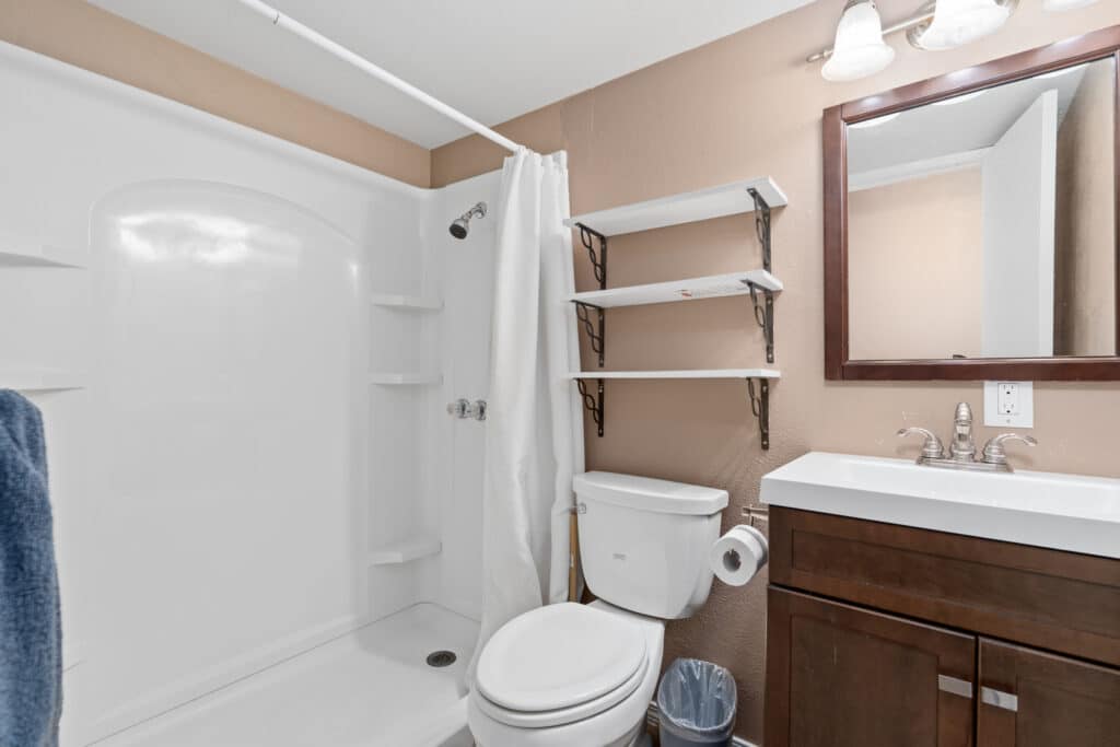 Plano Furnished Rooms: TV+Mini Fridge