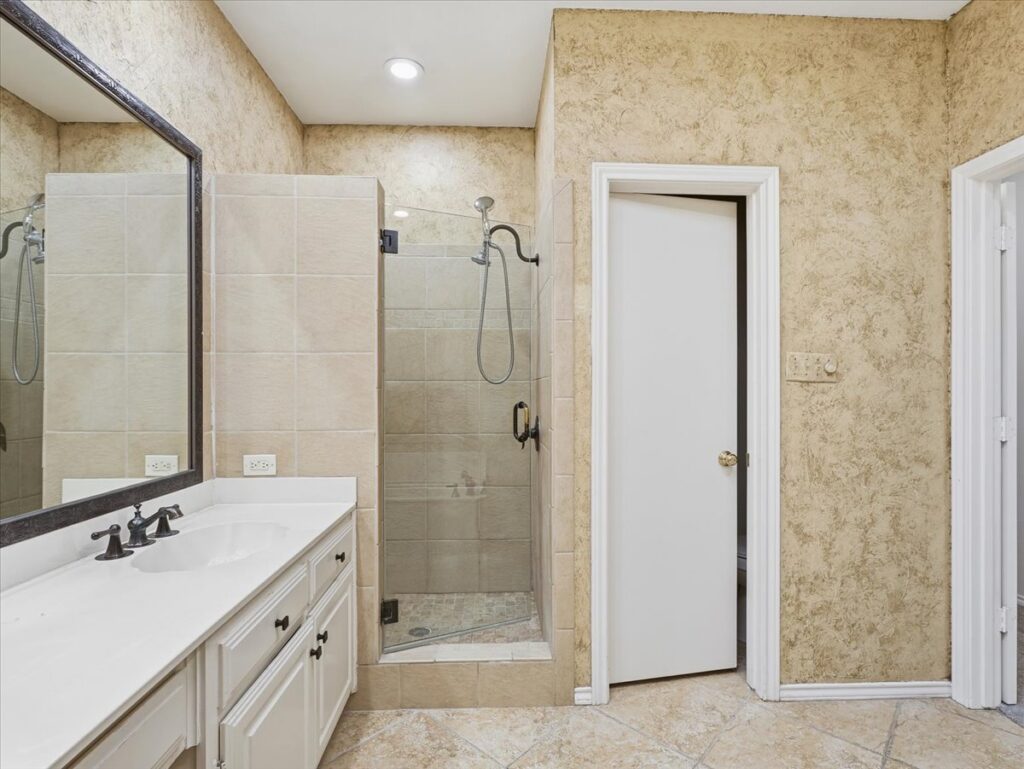 Carrollton Furnished Rooms: TV+Mini Fridge