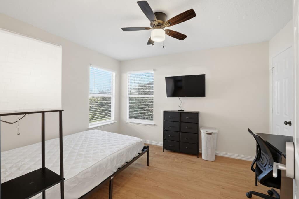 Allen Furnished Rooms: TV+Mini Fridge