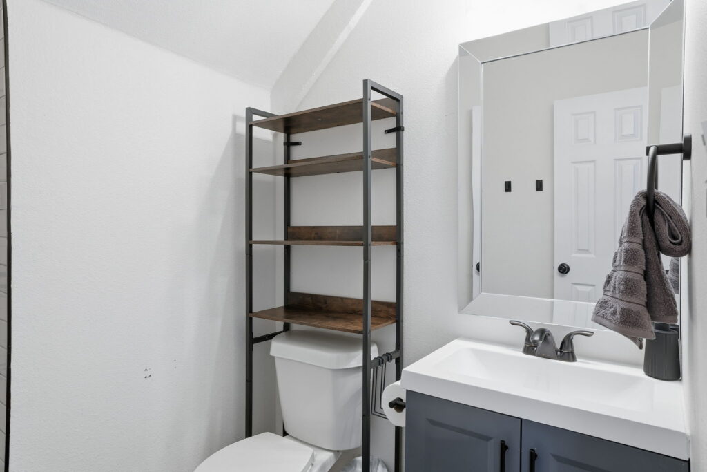 Allen Furnished Rooms: TV+Mini Fridge