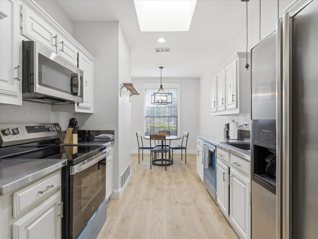 Carrollton Furnished Rooms: TV+Mini Fridge