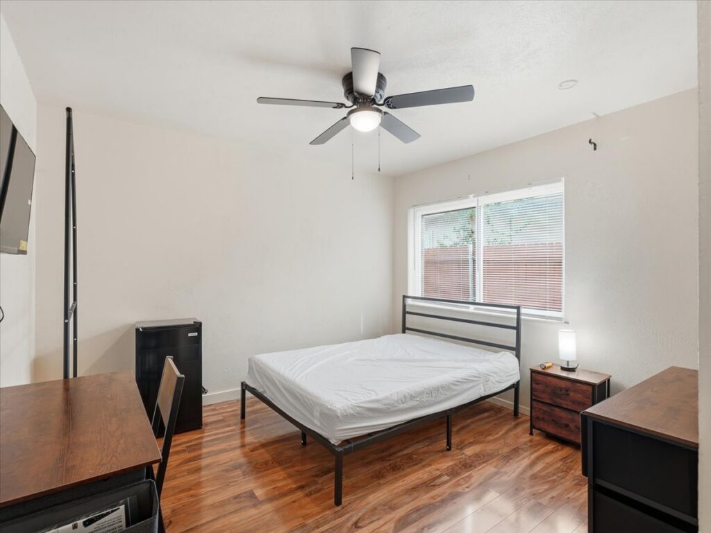 Garland Furnished Rooms: TV+Mini Fridge