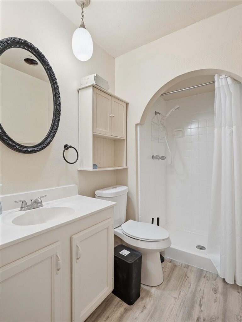 Garland Furnished Rooms: TV+Mini Fridge