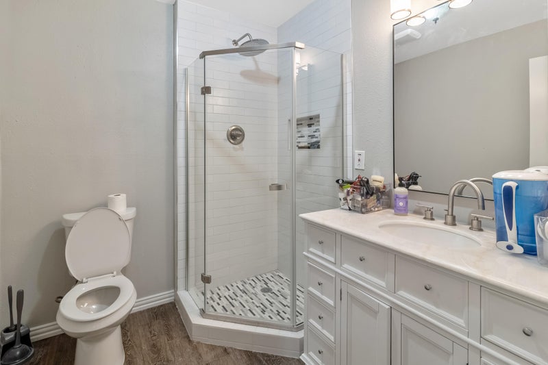 Arlington Furnished Rooms: TV+Mini Fridge
