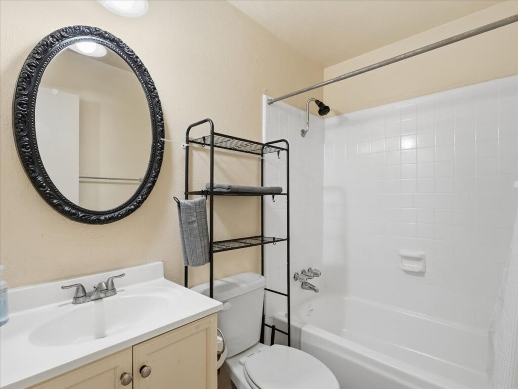 Garland Furnished Rooms: TV+Mini Fridge