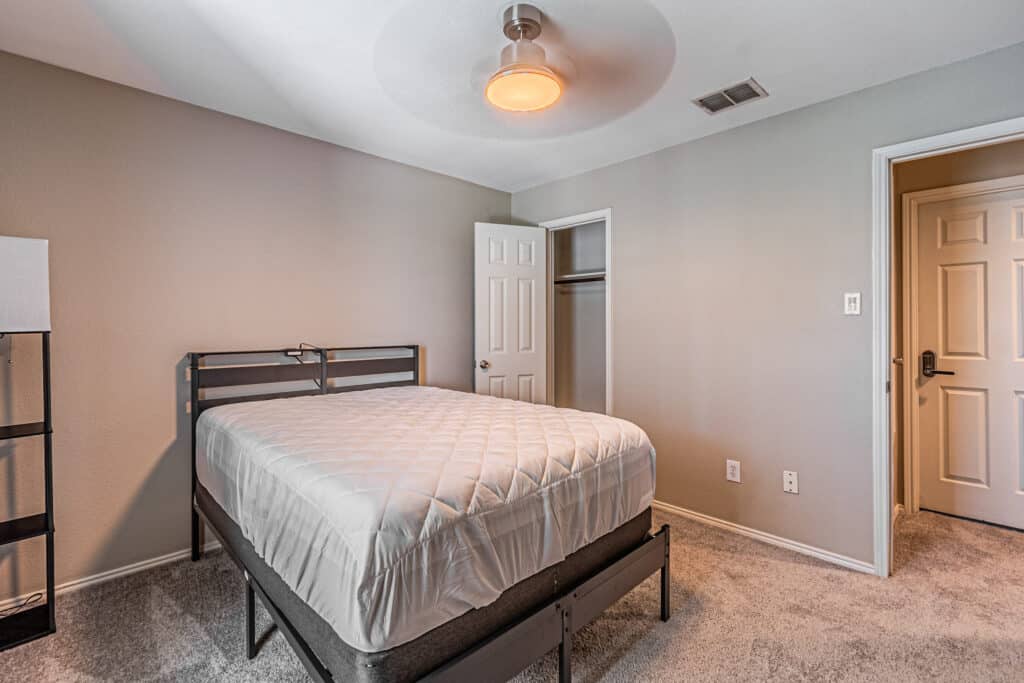 Furnished Room for Rent in Princeton – Utilities Included