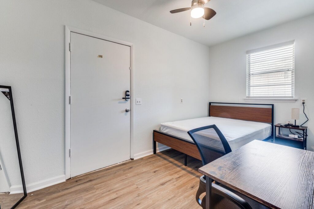 Dallas Furnished Rooms: Utilities + Monthly Cleaning Included