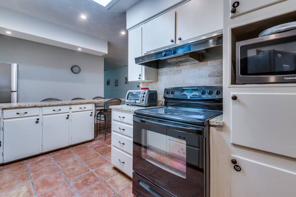 Dallas Furnished Rooms: Utilities + Monthly Cleaning Included