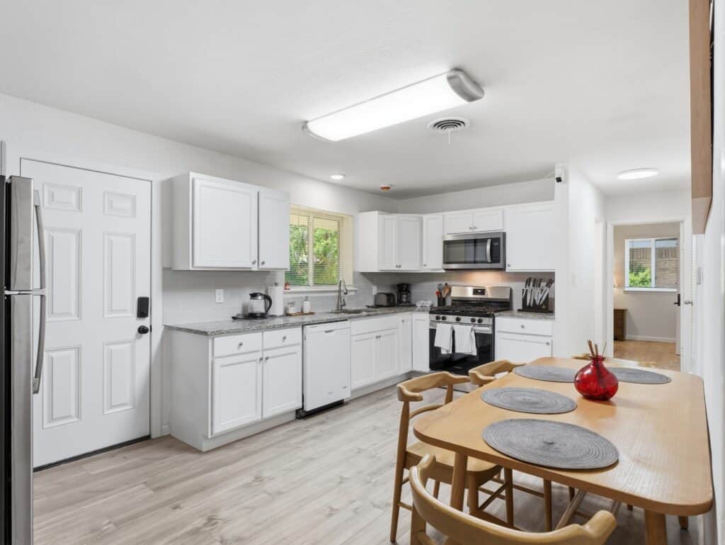 Furnished Rooms in Irving – Utilities Included
